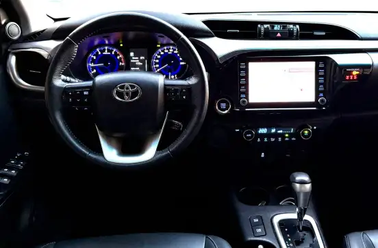 TOYOTA-HILUX-2019