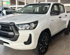 TOYOTA HILUX 2.8 D-4D TURBO DIESEL CD POWER PACK 4X4 MANUAL TOYOTA HILUX 2.8 D-4D TURBO DIESEL CD POWER PACK 4X4 MANUAL