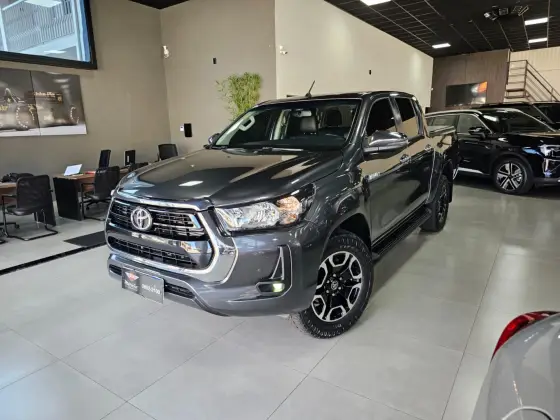 TOYOTA HILUX 2.8 D-4D TURBO DIESEL CD SRV 4X4 AUTOMÁTICO