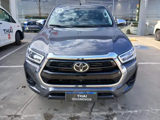 TOYOTA-HILUX-2.8 D-4D TURBO DIESEL CD SRX 4X4 AUTOMÁTICO TOYOTA-HILUX-2025