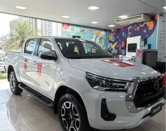 TOYOTA HILUX 2.8 D-4D TURBO DIESEL CD SRX 4X4 AUTOMÁTICO TOYOTA HILUX 2.8 D-4D TURBO DIESEL CD SRX 4X4 AUTOMÁTICO