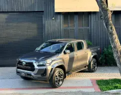 TOYOTA HILUX 2.8 D-4D TURBO DIESEL CD SRX 4X4 AUTOMÁTICO TOYOTA HILUX 2.8 D-4D TURBO DIESEL CD SRX 4X4 AUTOMÁTICO