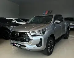 TOYOTA HILUX 2.8 D-4D TURBO DIESEL CD SRX LIMITED 4X4 AUTOMÁTICO TOYOTA HILUX 2.8 D-4D TURBO DIESEL CD SRX LIMITED 4X4 AUTOMÁTICO