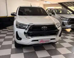 TOYOTA HILUX 2.8 D-4D TURBO DIESEL CD SRX LIMITED 4X4 AUTOMÁTICO TOYOTA HILUX 2.8 D-4D TURBO DIESEL CD SRX LIMITED 4X4 AUTOMÁTICO