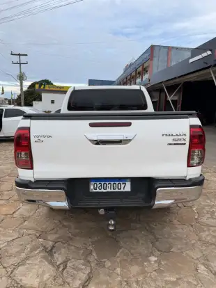 TOYOTA-HILUX-2019