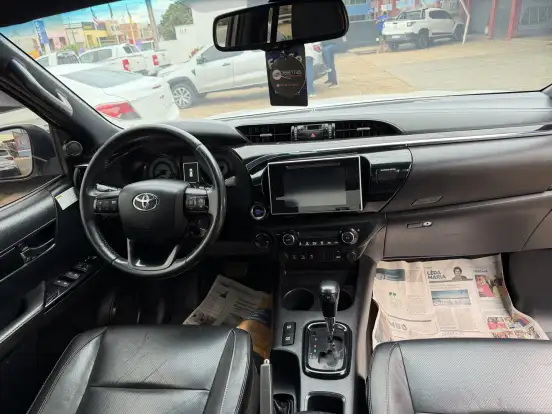 TOYOTA-HILUX-2019