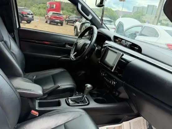 TOYOTA-HILUX-2.8 SRX 4X4 CD 16V DIESEL 4P AUTOMÁTICO TOYOTA-HILUX-2019
