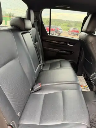 TOYOTA-HILUX-2019