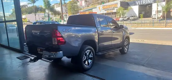 TOYOTA-HILUX-2019