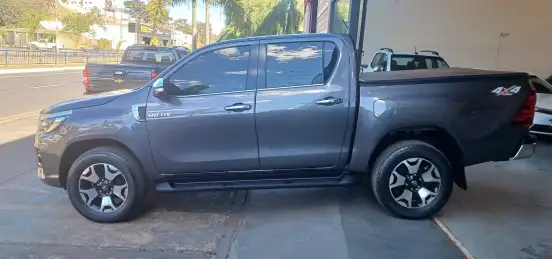 TOYOTA-HILUX-2019