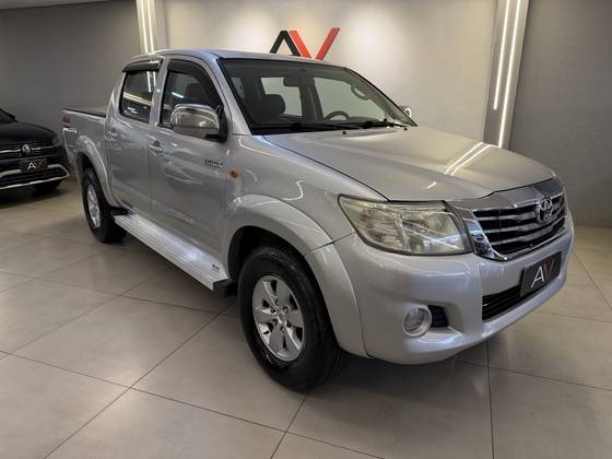 TOYOTA HILUX 2.5 STD 4X4 CD 16V TURBO DIESEL 4P MANUAL