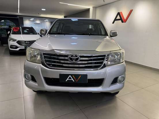 TOYOTA-HILUX-2011