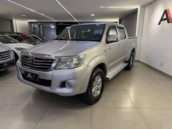 TOYOTA-HILUX-2011