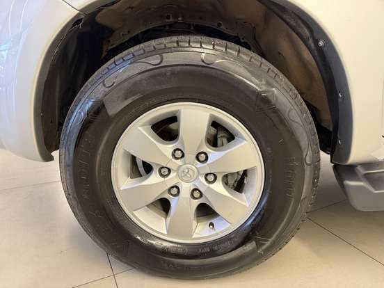 TOYOTA-HILUX-2011