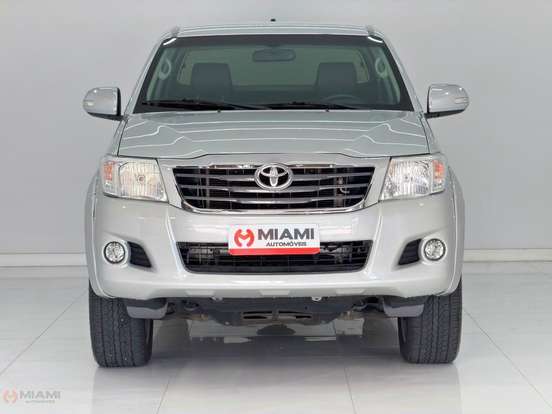 TOYOTA-HILUX-2.7 SRV 4X4 CD 16V FLEX 4P AUTOMÁTICO TOYOTA-HILUX-2013