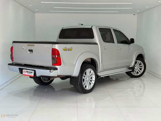 TOYOTA-HILUX-2013