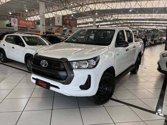 TOYOTA HILUX 2.8 D-4D TURBO DIESEL CD POWER PACK 4X4 MANUAL