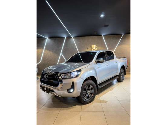 TOYOTA-HILUX-2024