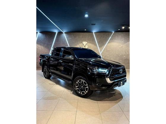 TOYOTA HILUX 2.8 D-4D TURBO DIESEL CD SRV 4X4 AUTOMÁTICO