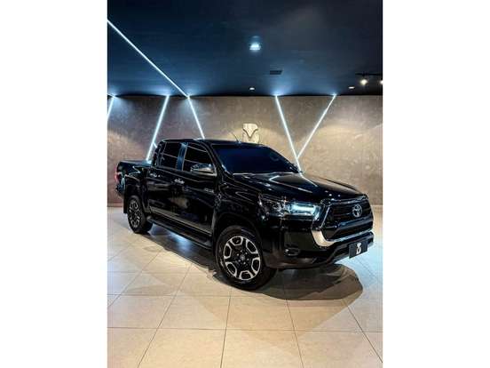 TOYOTA-HILUX-2.8 D-4D TURBO DIESEL CD SRV 4X4 AUTOMÁTICO TOYOTA-HILUX-2024