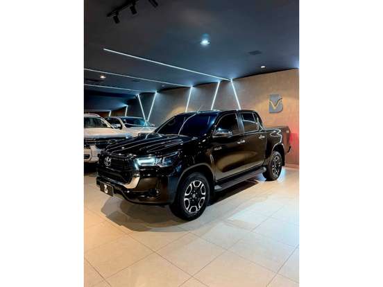 TOYOTA-HILUX-2024