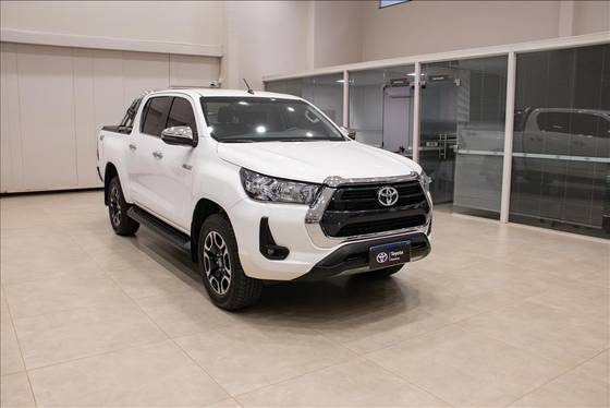 TOYOTA HILUX 2.8 D-4D TURBO DIESEL CD SRV 4X4 AUTOMÁTICO