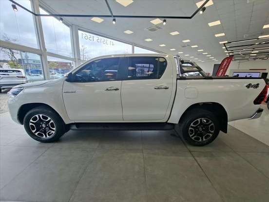 TOYOTA-HILUX-2.8 D-4D TURBO DIESEL CD SRV 4X4 AUTOMÁTICO TOYOTA-HILUX-2024