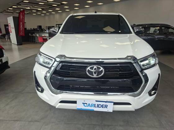 TOYOTA HILUX 2.8 D-4D TURBO DIESEL CD SRV 4X4 AUTOMÁTICO