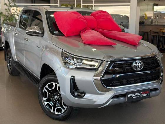 TOYOTA HILUX 2.8 D-4D TURBO DIESEL CD SRV 4X4 AUTOMÁTICO