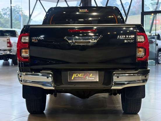 TOYOTA-HILUX-2.8 D-4D TURBO DIESEL CD SRX 4X4 AUTOMÁTICO TOYOTA-HILUX-2021
