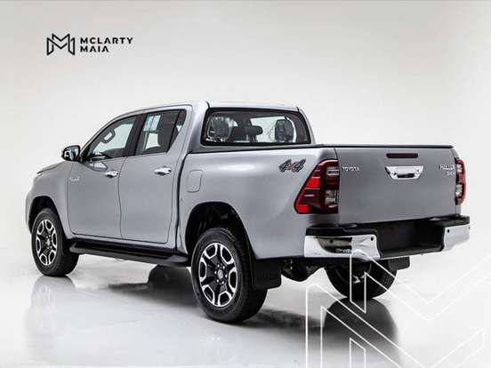 TOYOTA-HILUX-2.8 D-4D TURBO DIESEL CD SRX 4X4 AUTOMÁTICO TOYOTA-HILUX-2026
