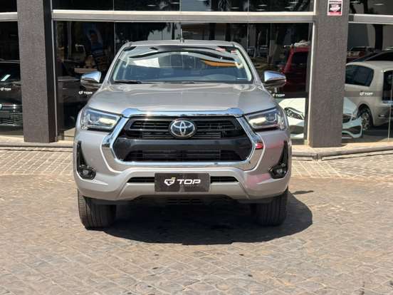 TOYOTA-HILUX-2021