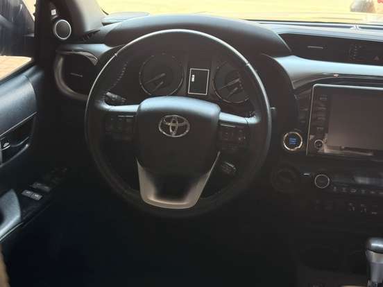 TOYOTA-HILUX-2.8 D-4D TURBO DIESEL CD SRX 4X4 AUTOMÁTICO TOYOTA-HILUX-2021