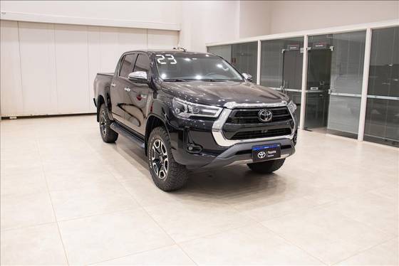 TOYOTA HILUX 2.8 D-4D TURBO DIESEL CD SRX 4X4 AUTOMÁTICO