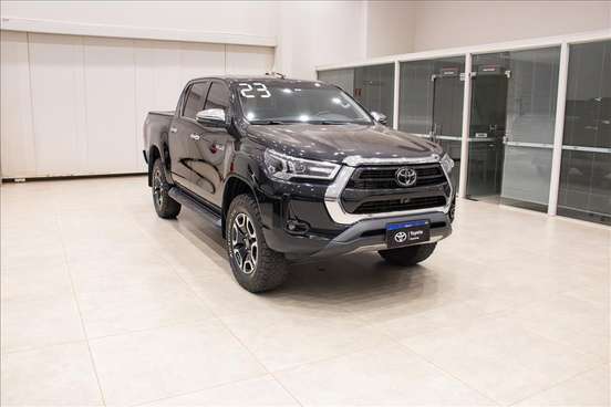 TOYOTA-HILUX-2.8 D-4D TURBO DIESEL CD SRX 4X4 AUTOMÁTICO TOYOTA-HILUX-2022