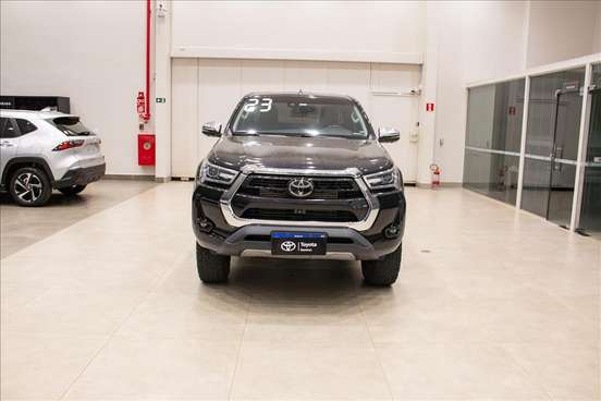 TOYOTA-HILUX-2022