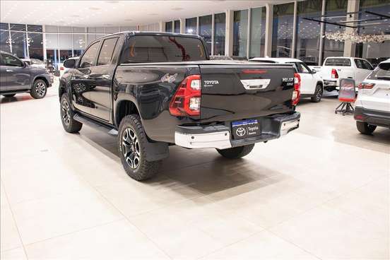 TOYOTA-HILUX-2.8 D-4D TURBO DIESEL CD SRX 4X4 AUTOMÁTICO TOYOTA-HILUX-2022