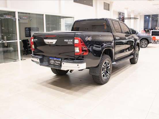 TOYOTA-HILUX-2.8 D-4D TURBO DIESEL CD SRX 4X4 AUTOMÁTICO TOYOTA-HILUX-2022