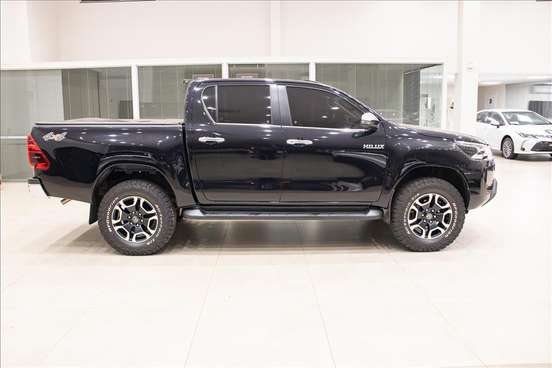 TOYOTA-HILUX-2022