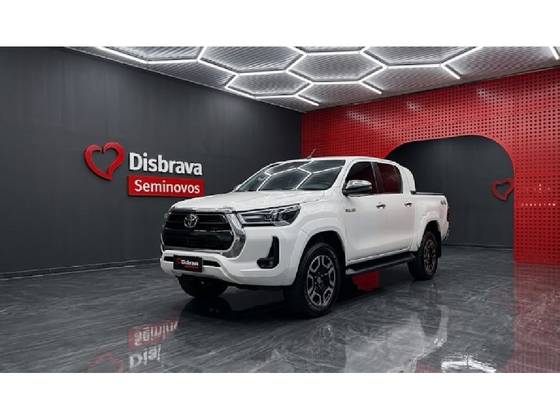 TOYOTA HILUX 2.8 D-4D TURBO DIESEL CD SRX 4X4 AUTOMÁTICO