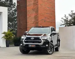TOYOTA HILUX 2.8 D-4D TURBO DIESEL CD SRX 4X4 AUTOMÁTICO TOYOTA HILUX 2.8 D-4D TURBO DIESEL CD SRX 4X4 AUTOMÁTICO