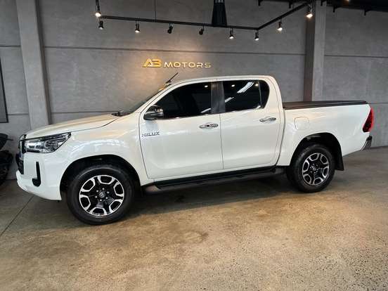 TOYOTA-HILUX-2022