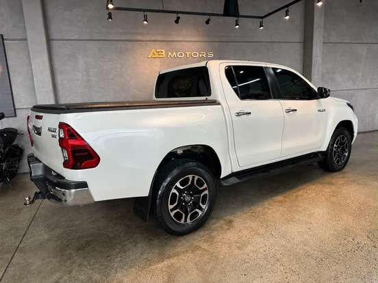 TOYOTA-HILUX-2022