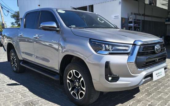 TOYOTA-HILUX-2.8 D-4D TURBO DIESEL CD SRX LIMITED 4X4 AUTOMÁTICO TOYOTA-HILUX-2022
