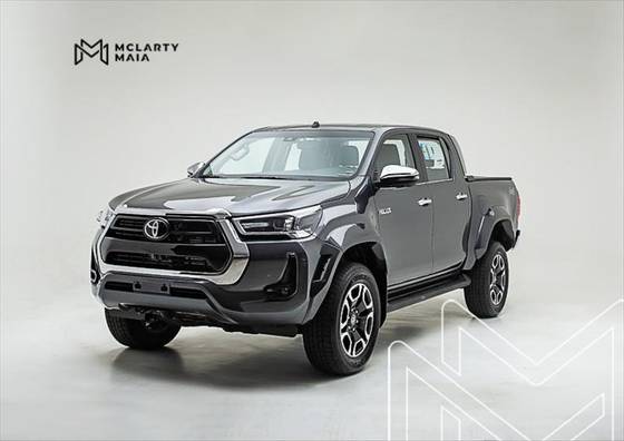 TOYOTA HILUX 2.8 D-4D TURBO DIESEL CD SRX PLUS 4X4 AUTOMÁTICO