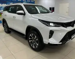 TOYOTA HILUX 2.8 D-4D TURBO DIESEL CD SRX PLUS 4X4 AUTOMÁTICO TOYOTA HILUX 2.8 D-4D TURBO DIESEL CD SRX PLUS 4X4 AUTOMÁTICO