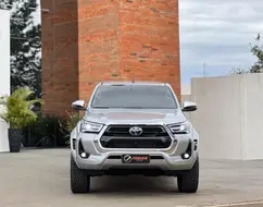 TOYOTA HILUX 2.8 D-4D TURBO DIESEL CD SRX PLUS 4X4 AUTOMÁTICO TOYOTA HILUX 2.8 D-4D TURBO DIESEL CD SRX PLUS 4X4 AUTOMÁTICO