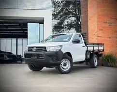 TOYOTA HILUX 2.8 D-4D TURBO DIESEL CHASSI 4X4 AUTOMÁTICO TOYOTA HILUX 2.8 D-4D TURBO DIESEL CHASSI 4X4 AUTOMÁTICO