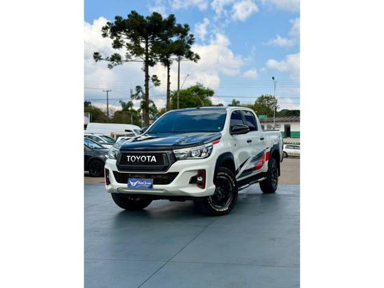 TOYOTA HILUX 2.8 GR SPORT 4X4 CD 16V DIESEL 4P AUTOMÁTICO