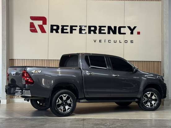TOYOTA-HILUX-2.8 SRX 4X4 CD 16V DIESEL 4P AUTOMÁTICO TOYOTA-HILUX-2018